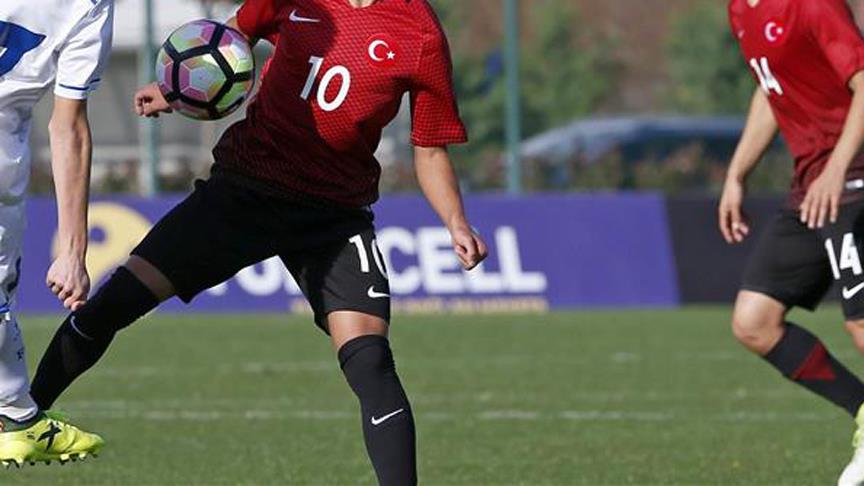 Futbolda gençler Ege Kupası'nda buluşuyor