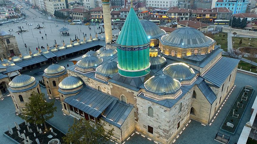 Mevlana Müzesi'nin turkuaz kubbesi yenileniyor