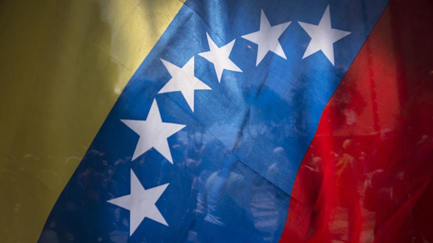 Yüksek Mahkemeden Venezuela Ulusal Meclisi'nin geçiş hükümeti denemesine red