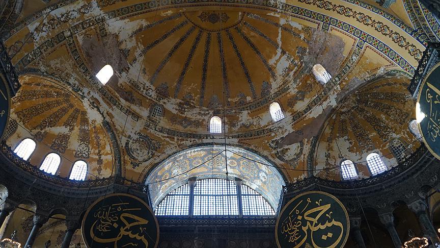 'Karada açan en büyük iki yelkenli Selimiye ve Ayasofya'dır'