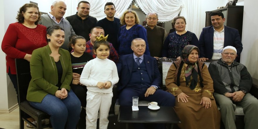 Cumhurbaşkanı Erdoğan'dan Hatay'da ev ziyareti