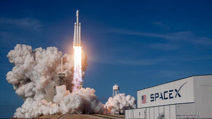 SpaceX'in personel taşıyıcı kapsülü uzaya fırlatıldı!