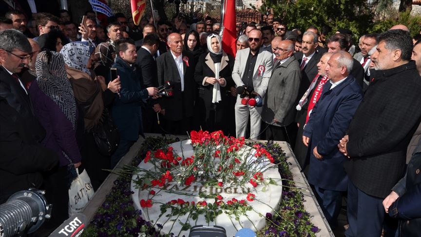 Muhsin Yazıcıoğlu kabri başında anıldı!