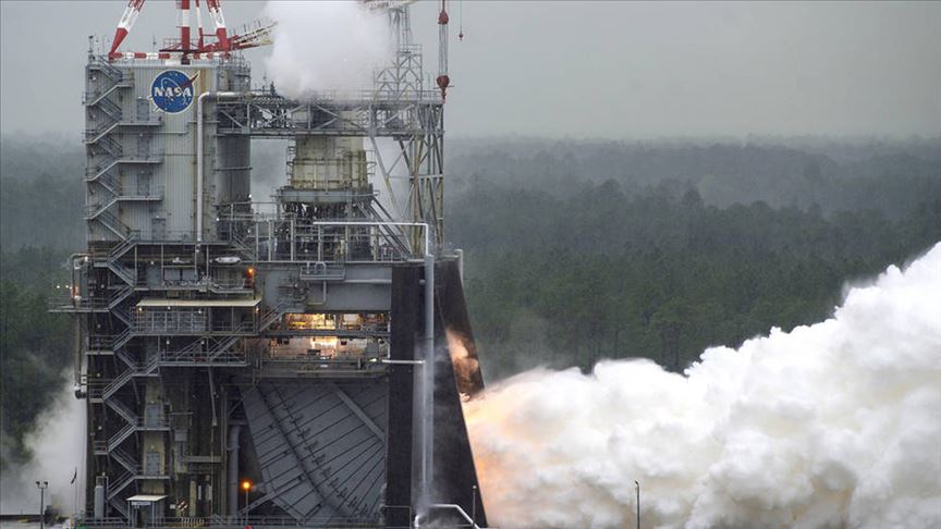 NASA, Ay seferlerinde kullanacağı roket motorunu test etti!