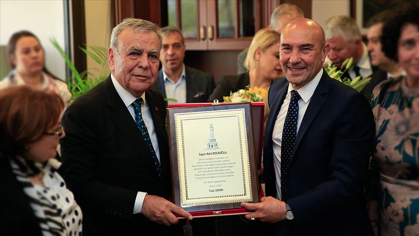 İzmir Büyükşehir Belediye Başkanı Soyer göreve başladı