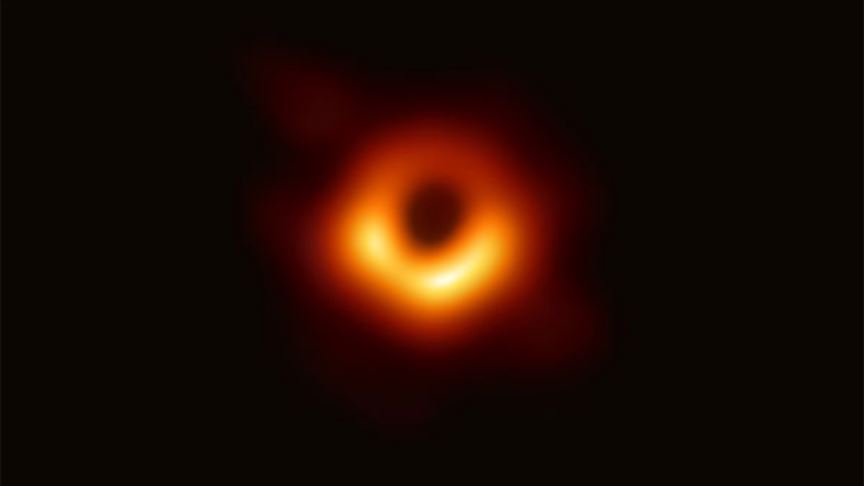 İlk kez bir kara deliğin 'olay ufku' görüntülendi!