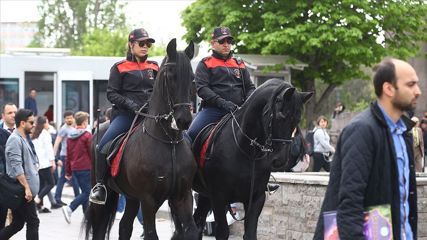 Başkentte atlı polisler 1 Mayıs'a hazır