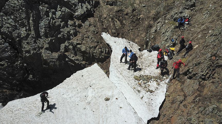 AA muhabirini arama çalışmaları 5'inci günde devam ediyor