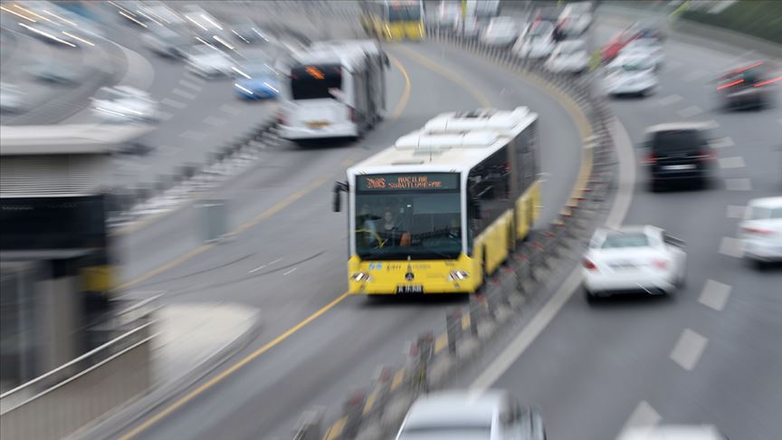 İstanbul'da aylık öğrenci kart ücreti 40 liraya indirildi