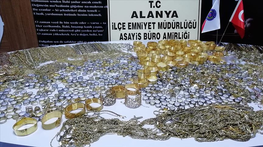 Antalya'da 20 kilo 318 gram sahte altın ele geçirildi!