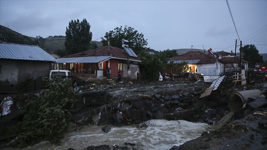 Başkentte kuvvetli sağanak: 3 kişi hayatını kaybetti!