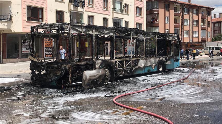 Başkentte seyir halindeki özel halk otobüsünde yangın