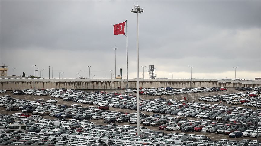 'Otomotiv düşüşe rağmen ihracatta lider'