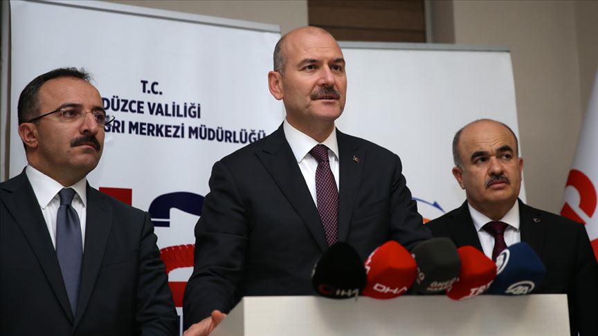 İçişleri Bakanı Soylu: Düzce'deki toprak kaymasında 7 vatandaşın kayıp olduğu ihbarı geldi