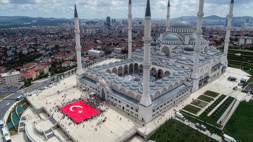 Büyük Çamlıca Camisi'nde Yaz Kuran Kursu Şenliği