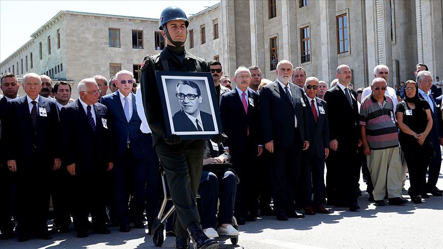 Eski Meclis Başkanı Bozbeyli için tören düzenlendi
