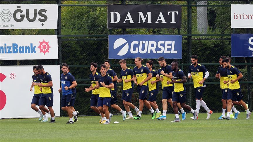 Fenerbahçe sezonu seyircisi önünde açıyor