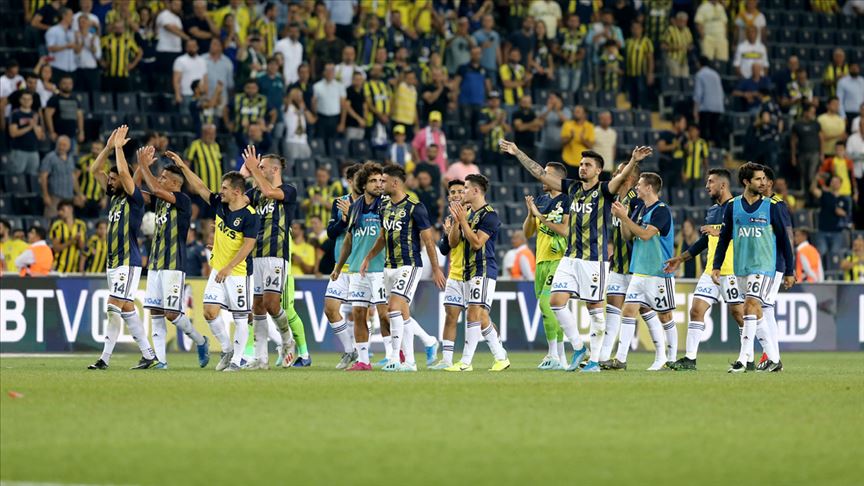 Fenerbahçe evindeki açılış maçlarında sorun yaşamıyor