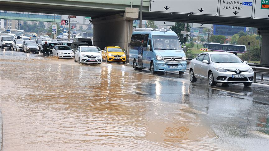 FLAŞ! İstanbul'da şiddetli sağanak