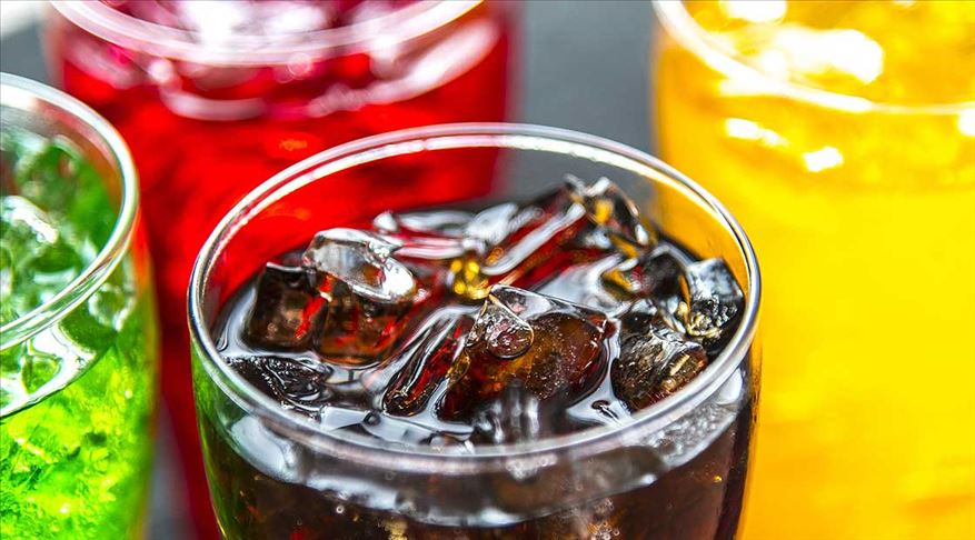 'Şekerli içecek tüketimi kanser riskini artırabilir'