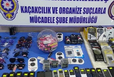 '500 Bin TL'lik kaçak cep telefonu operasyonu'