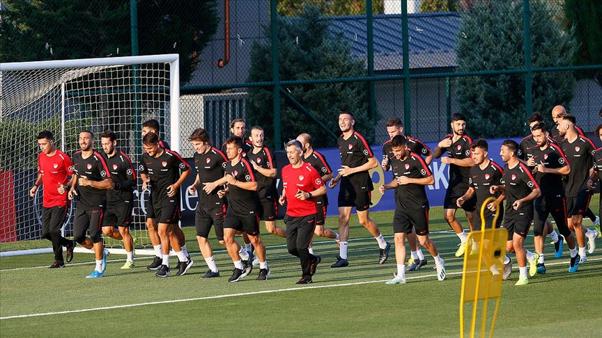 A Milli Futbol Takımı'nda mesai başladı