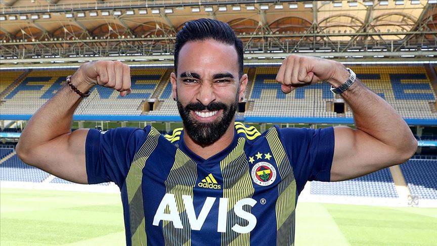 Fenerbahçeli futbolcu Adil Rami: Fenerbahçe ile şampiyonluk yaşamak istiyorum