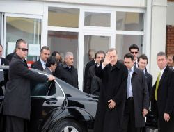 Başbakan Erdoğan, 1.Hava İkmal Bakım Merkezi Komutanlığını Ziyaret Etti!