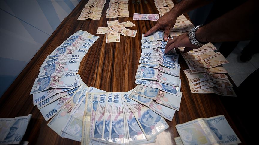 Bursa'da dilencinin üzerinden 16 bin lira çıktı