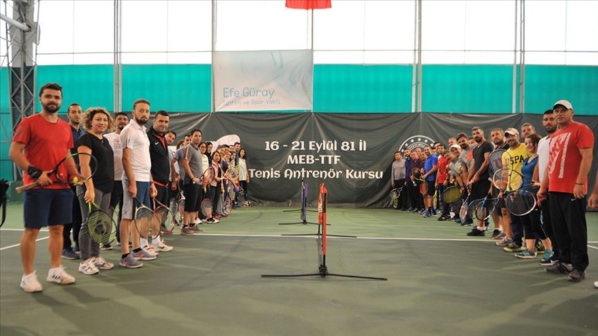 MEB 81 ilde 'altın raketler' için antrenör yetiştiriyor