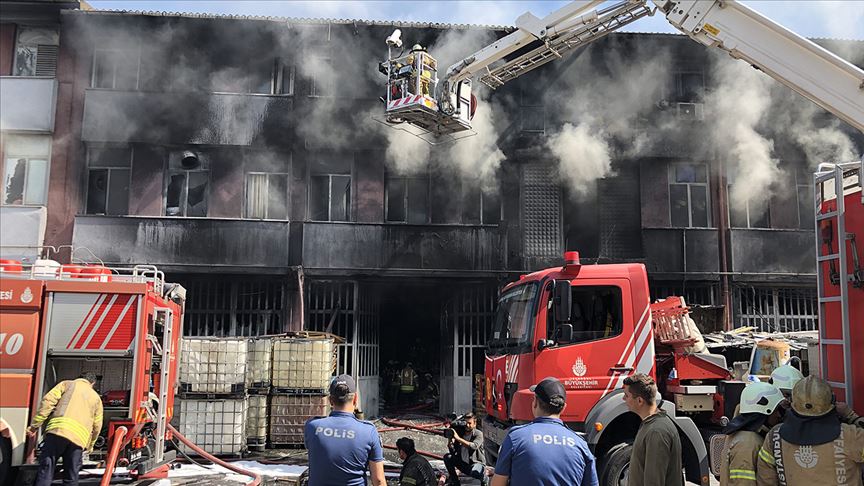 Başakşehir'de fabrika yangını