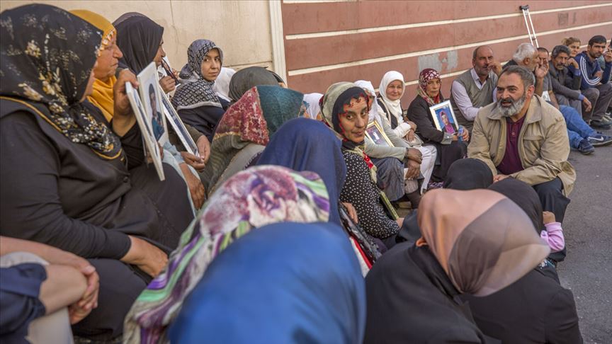 Diyarbakır annelerinin oturma eylemine destek