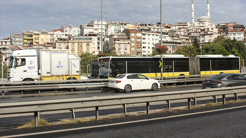 İstanbul'da Metrobüs Kazası
