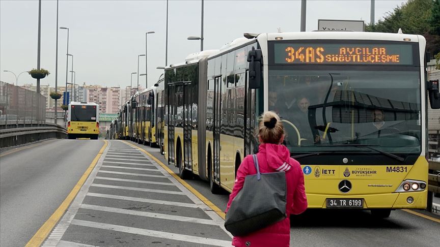 Beylikdüzü'nde metrobüs kazası: 4 yaralı