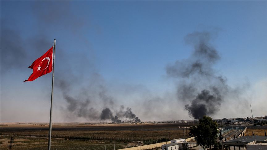 Tel Abyad'daki terör hedefleri obüs atışlarıyla vuruluyor