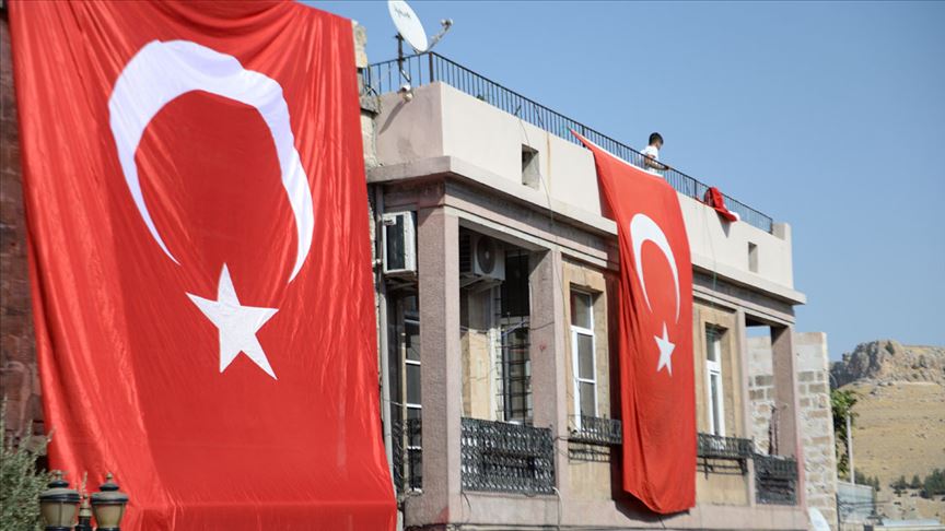 Mardin Türk bayraklarıyla ala boyandı!