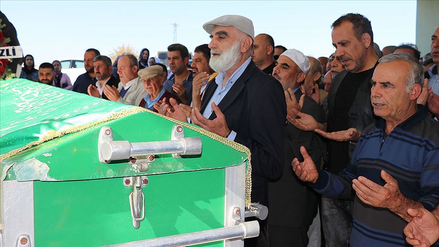 Şarkıcı Haluk Levent'in annesinin cenazesi Adana'da defnedildi