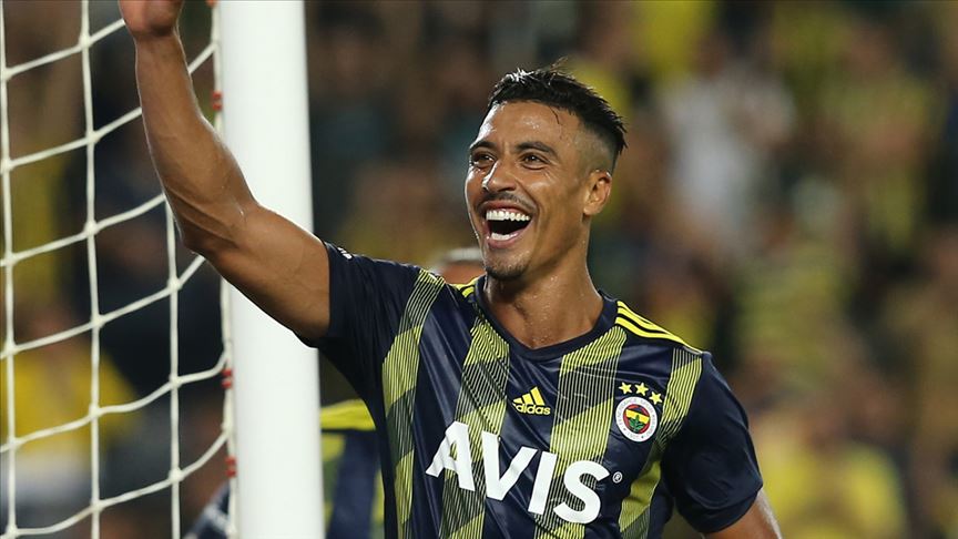 Fenerbahçe'de Nabil Dirar'ın sözleşmesi 2 yıl uzatıldı!