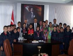 Genç Güreşçilerden Kaymakam Ümite Ziyaret