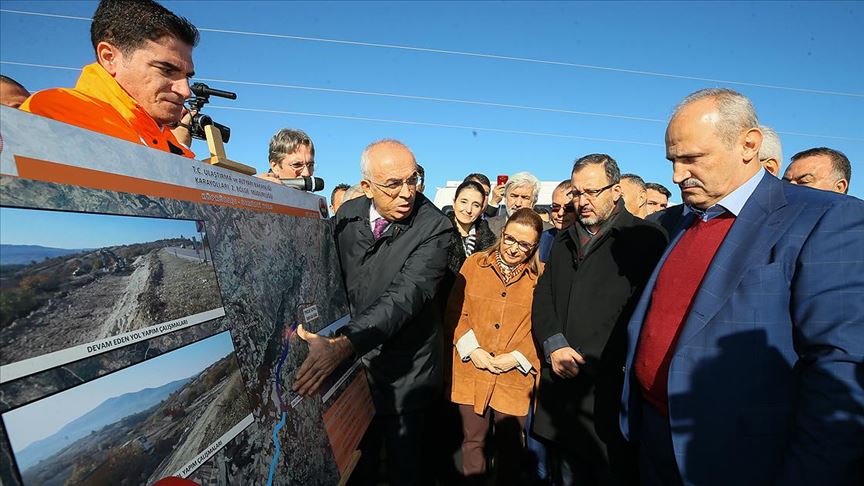 Bakanlar Pekcan, Turhan ve Kasapoğlu, Manisa'da yatırımları inceledi