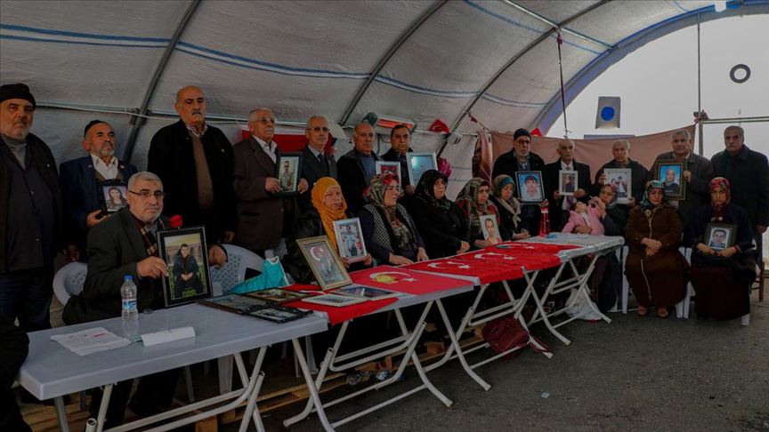 Diyarbakır annelerine destek ziyaretleri sürüyor