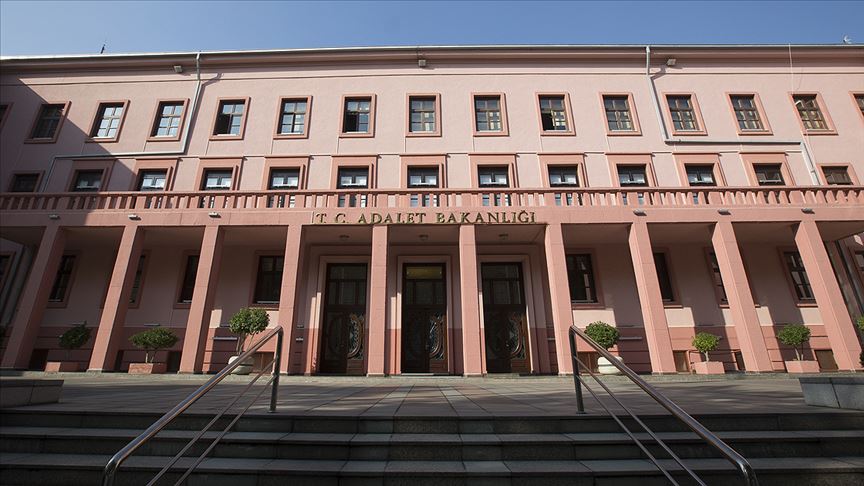 Adalet Bakanlığı Sözcüsü Çekin: 289 fiili darbe davasının 271'i karara bağlandı