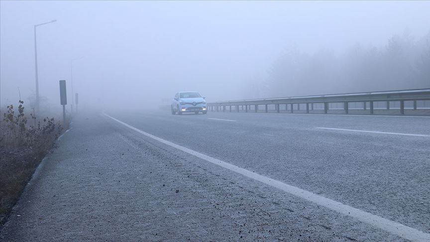 Kastamonu'da sis ulaşımı olumsuz etkiliyor..