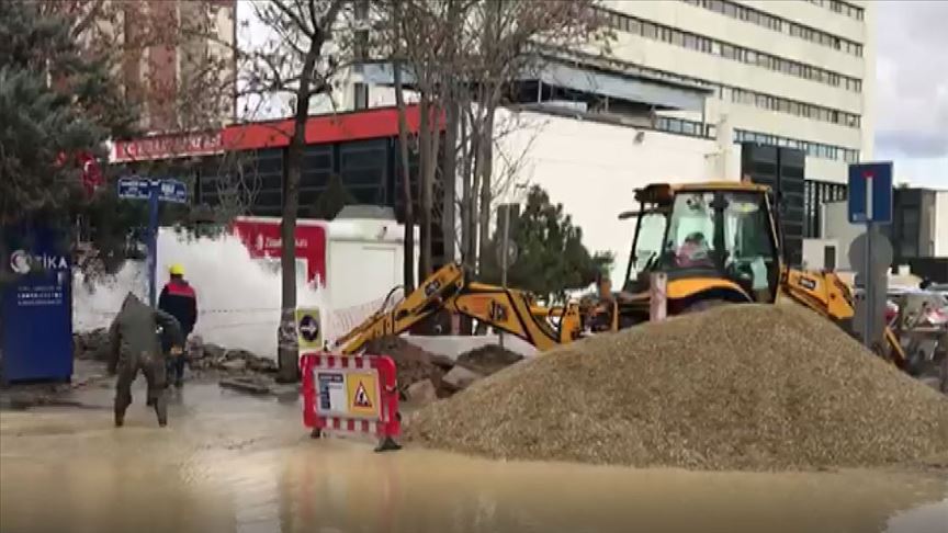 Başkentte su borusu patladı!