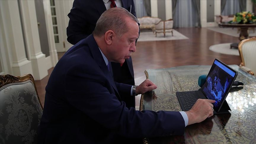 Cumhurbaşkanı Erdoğan 'Yılın Fotoğrafları' oylamasına katıldı