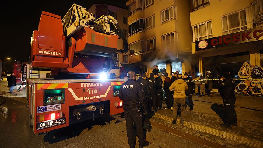 Ankara'da bir apartmanda çıkan yangında 4 kişi öldü