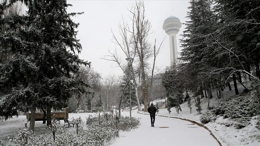 BAŞKENT ANKARA'DA YOĞUN KAR YAĞIŞI