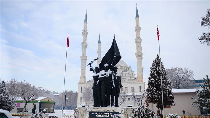 Kara kış hem çile hem güzellik getirdi