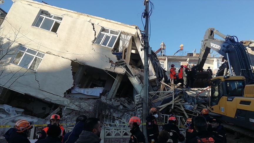 Türkiye Diyanet Vakfı ekipleri depremzedelere yardım için yola çıktı