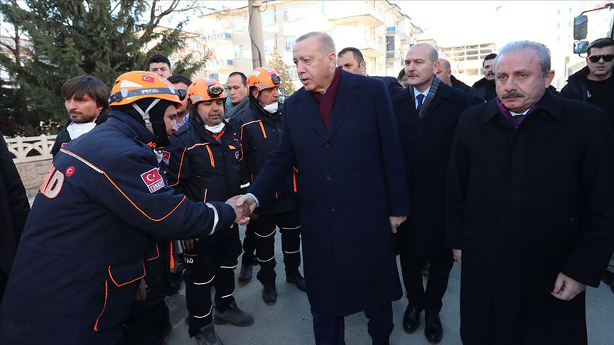Erdoğan: Geçmişten bu yana birçok depremler yaşadık ama bu millet sabırla bunları aşmasını bildi